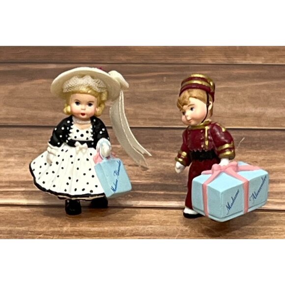 VTG HALLMARK QFM8499 MERRY MINIATURES MADAME ALEXANDER PARK AVE WENDY & ALEX - Picture 12 of 12